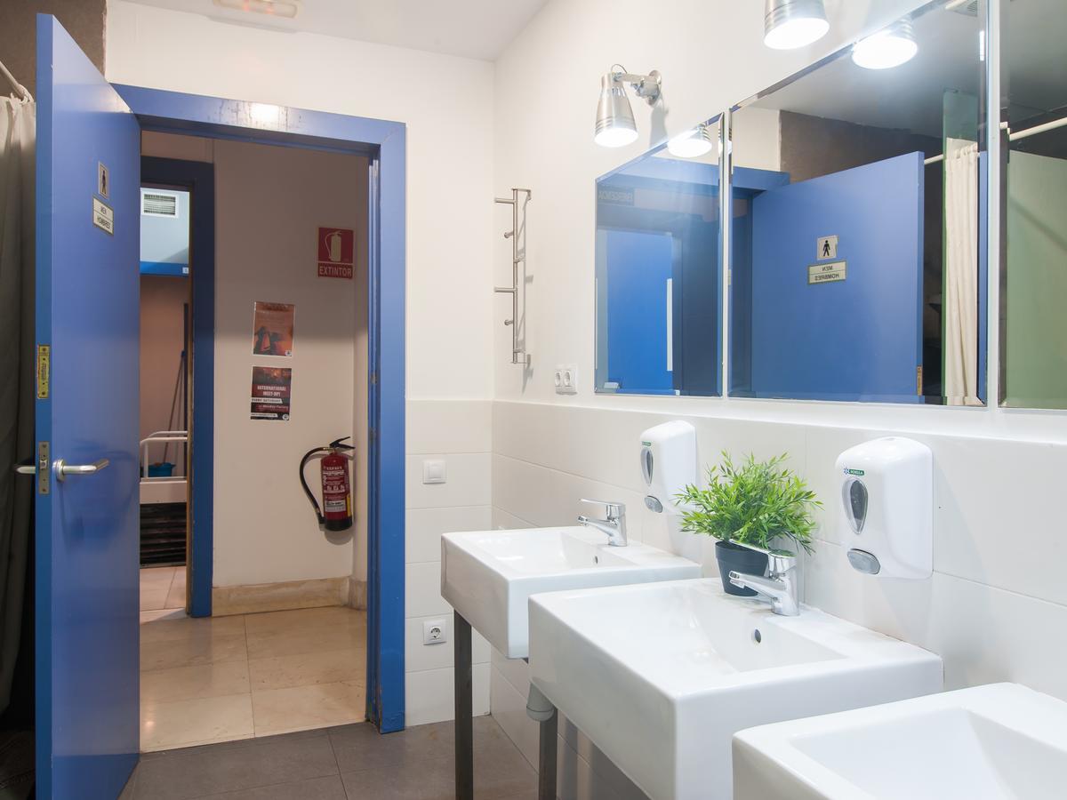 Cama en Dormitorio Compartido femenino de 4 camas con baño compartido